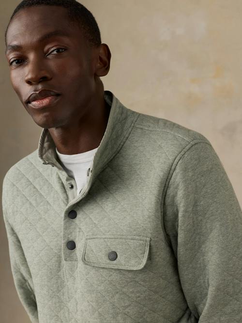 on model image of Epic Fleece Quilted Pullover