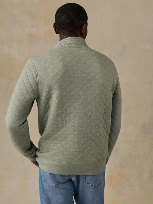 on model image of Epic Fleece Quilted Pullover