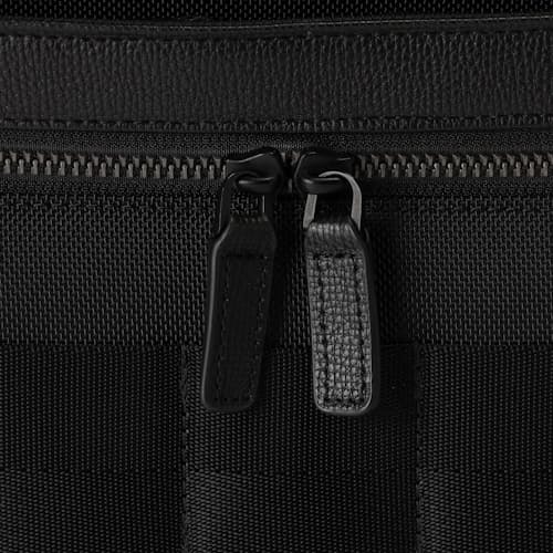 laydown detail image of Fusion 4-Wheel Brief Luggage