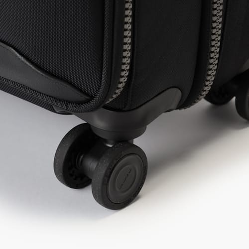 laydown detail image of Fusion 4-Wheel Brief Luggage