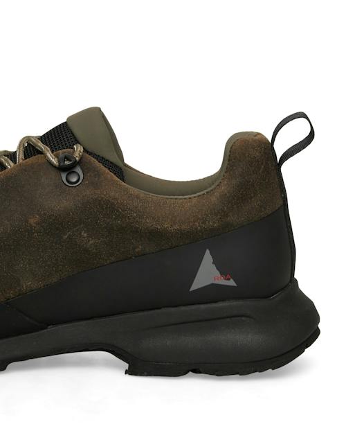 laydown detail image of Cingino Hiking Sneaker