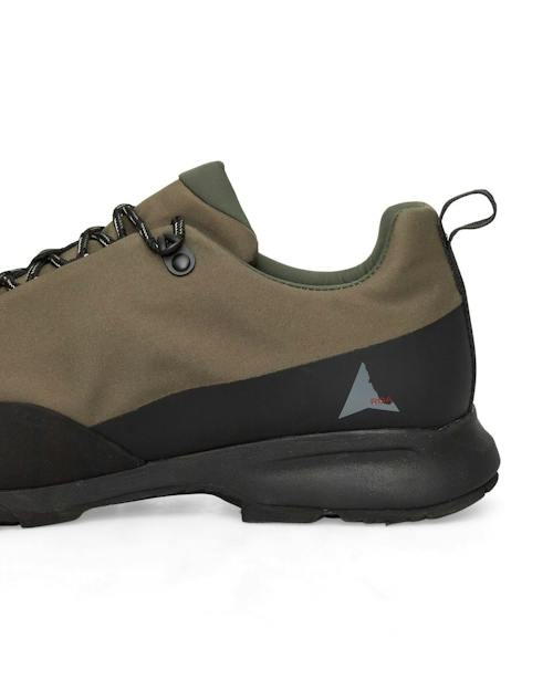 laydown detail image of Cingino Hiking Sneaker