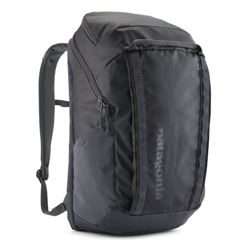 laydown image of Black Hole Pack 32L