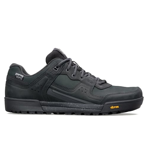 laydown image of Trail Thrasher Pro Waterproof