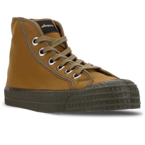 laydown image of Star Dribble Hi-Top Sneaker