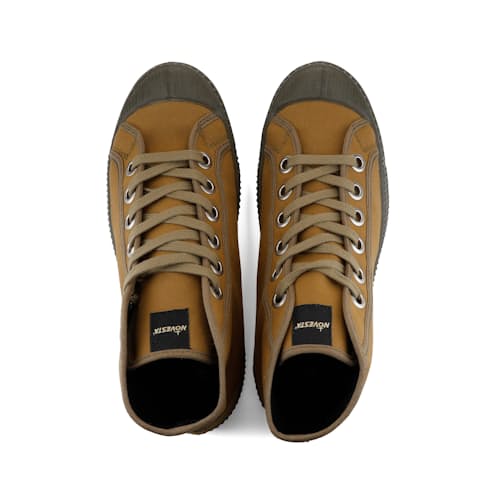 laydown image of Star Dribble Hi-Top Sneaker