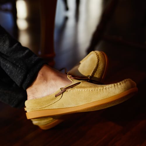 lifestyle image of Easymoc Moccasin