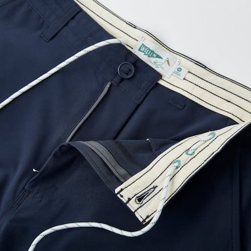 lifestyle image of Hybrid Cruiser Short - 9"