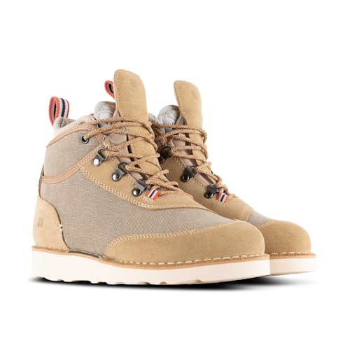 laydown image of Safari Mucks