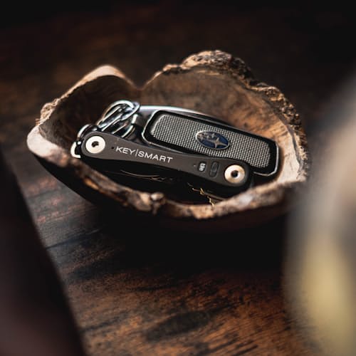 laydown image of KeySmart Pro w/ Tile Smart Location