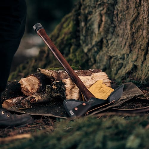 lifestyle image of Pulaski Axe