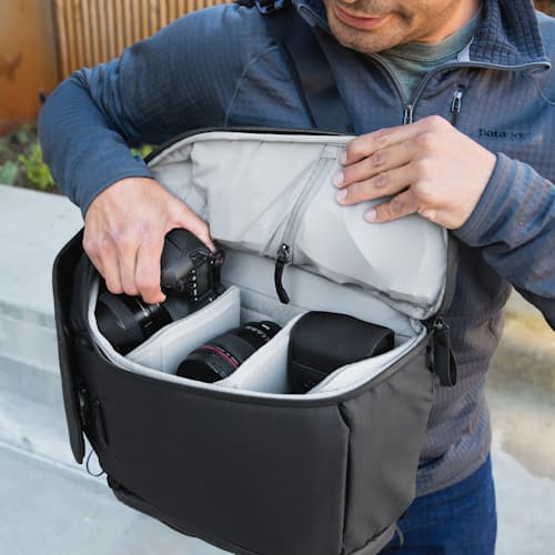 lifestyle image of Everyday Backpack 20L v2
