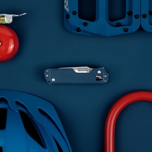 laydown image of FREE T4 - One Handed Multitool