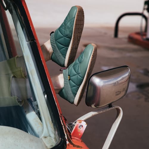 laydown image of Women's Ember Moc
