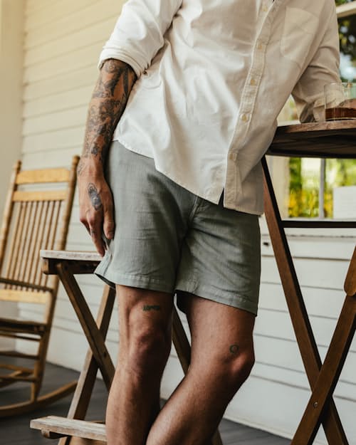 Charlie is 6’3”, 195 lbs, and wearing size 32