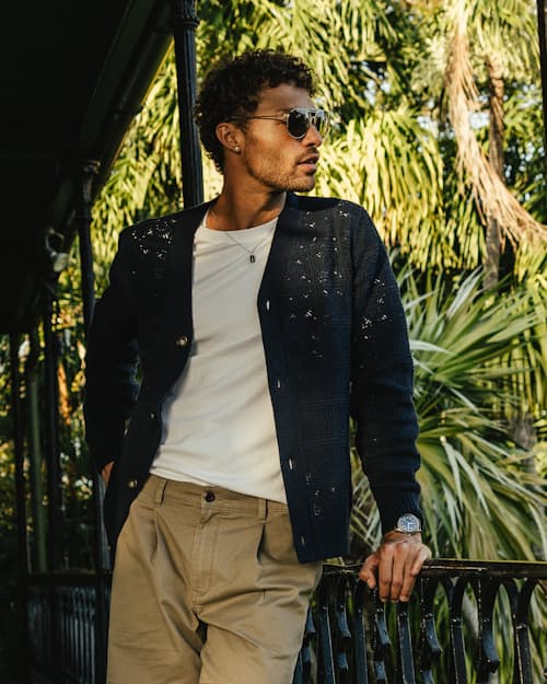 Miguel is 6'2", 185lbs, and wearing size L
