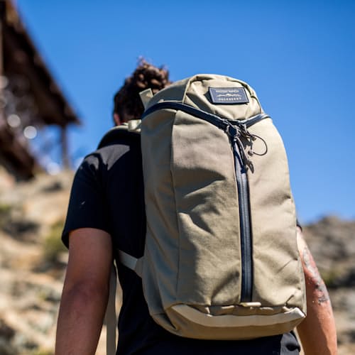 laydown image of 1000D Urban Assault - 21L - Huckberry Exclusive