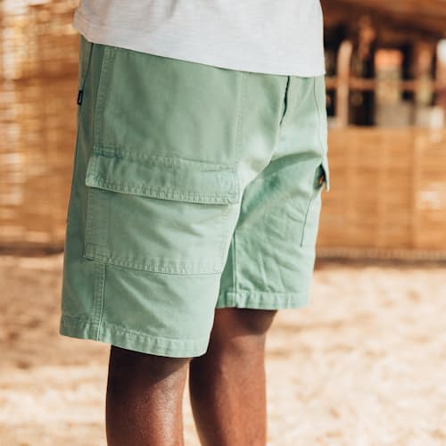 laydown image of Bamber Short