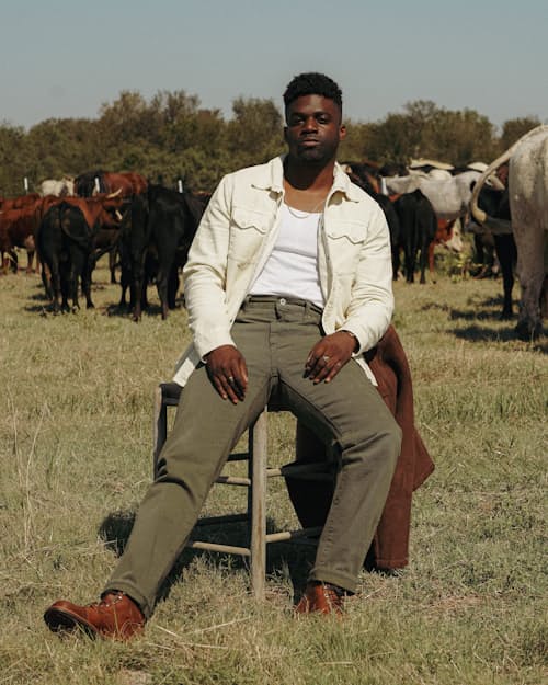 Abraham is 5’9’’, 175lbs, and wearing size 32x30