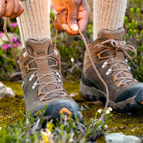 laydown image of Bridger Mid Waterproof
