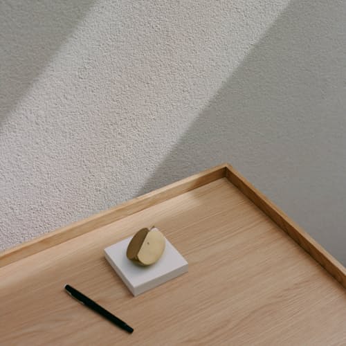 laydown image of Ko Desk