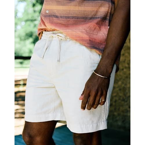 lifestyle image of Cotton Linen Drawstring Short - 7"