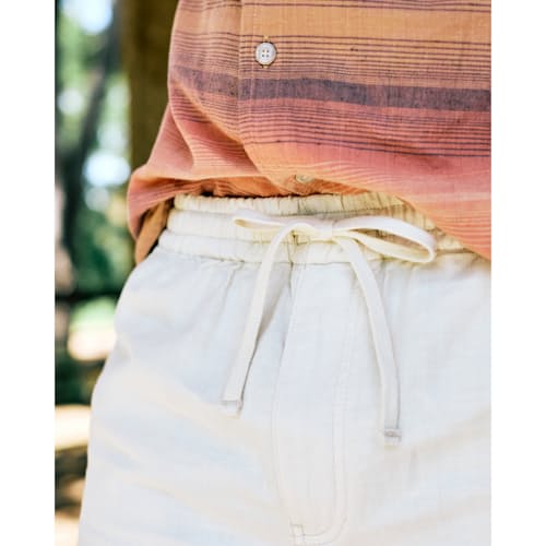 lifestyle image of Cotton Linen Drawstring Short - 7"