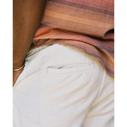 lifestyle image of Cotton Linen Drawstring Short - 7"