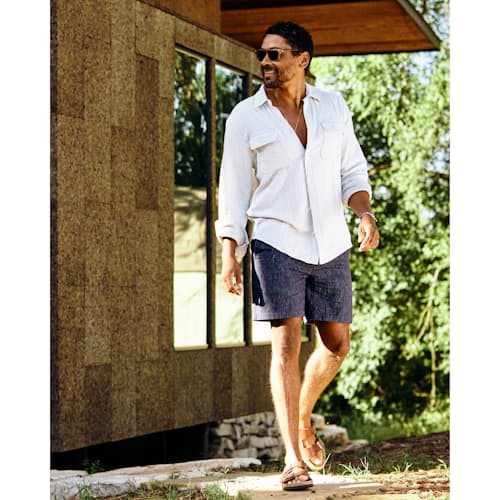lifestyle image of Cotton Linen Short - 7"