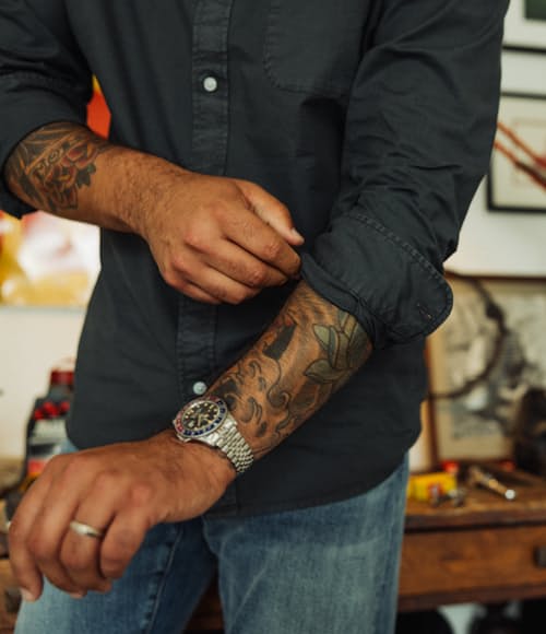 lifestyle image of Classic Oxford