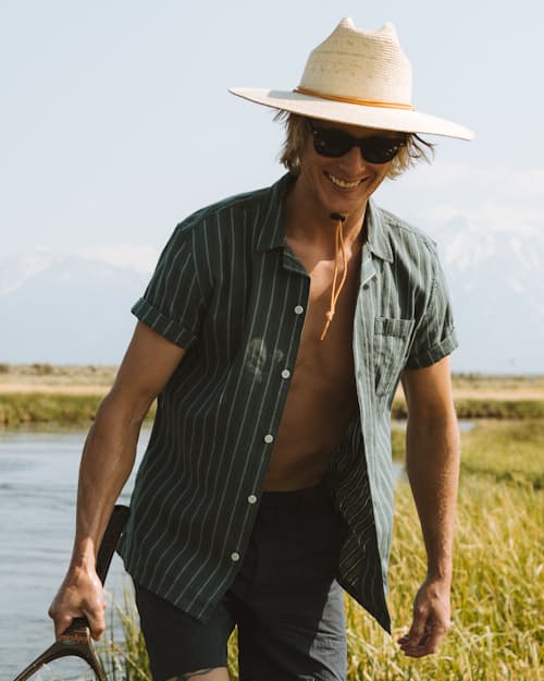 lifestyle image of Weekenders Sunglasses - Tortoise
