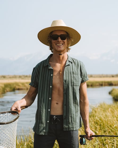 lifestyle image of Weekenders Sunglasses - Tortoise