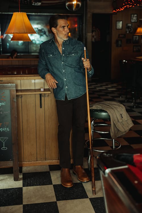 Rob is 5'8'', 170 lbs, and wearing a size M