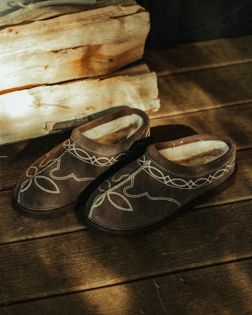 lifestyle image of Tasman Western Slipper