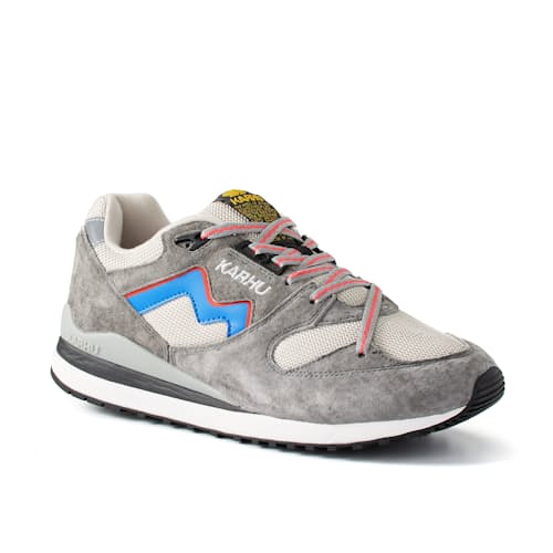 laydown image of Synchron Classic Sneaker