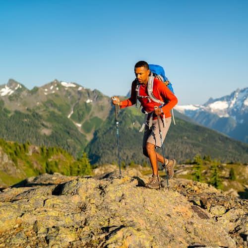laydown image of Bridger Mid Waterproof
