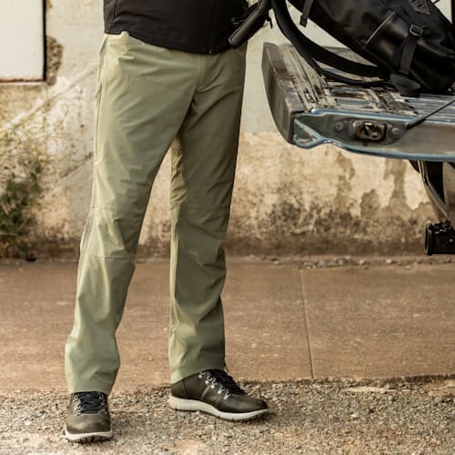laydown image of Ventum Pant