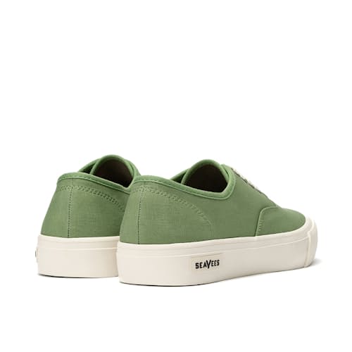 laydown image of Legend Sneaker Standard