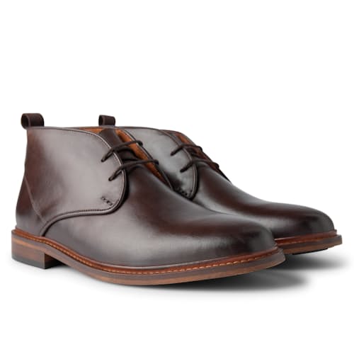laydown image of Dalton Leather Chukka
