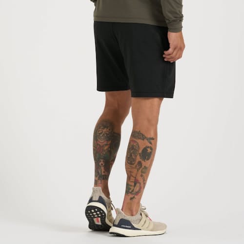 lifestyle image of Ponto Performance Short - 7.5"