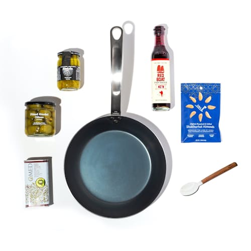 laydown image of Blue Carbon Steel Frying Pan + Contra Kit