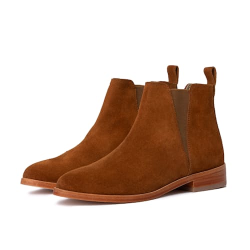 laydown image of Chelsea Boot - Women's