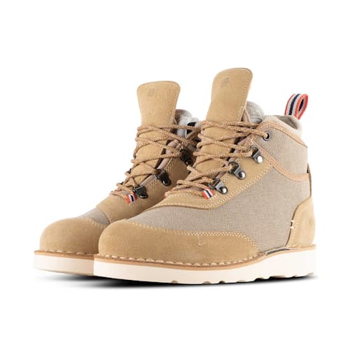 laydown image of Safari Mucks