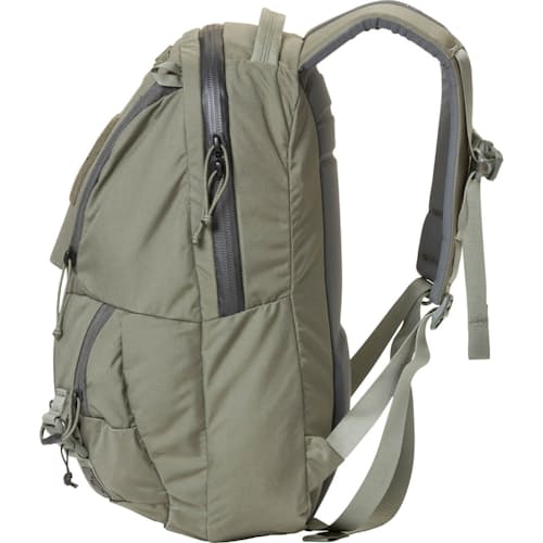 laydown image of Rip Ruck 24L