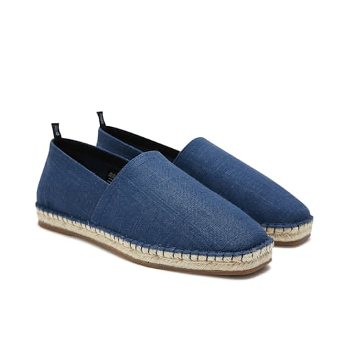 laydown image of Zach Espadrille