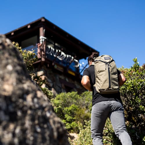 laydown image of 1000D Urban Assault - 21L - Huckberry Exclusive