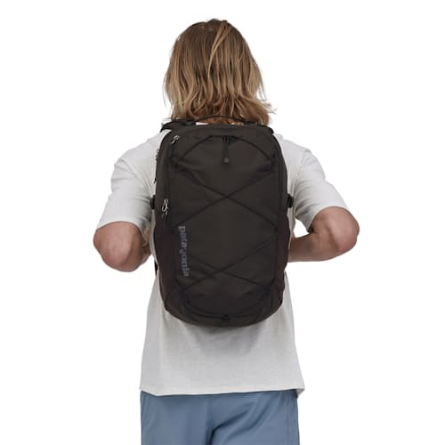 laydown image of Refugio Day Pack 30L