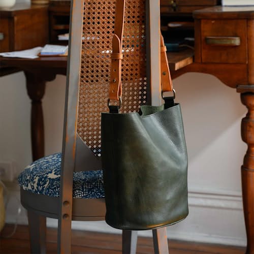 laydown image of Women's Easton Tote