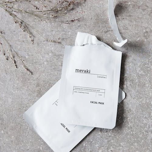 laydown image of Sensitive Face Mask