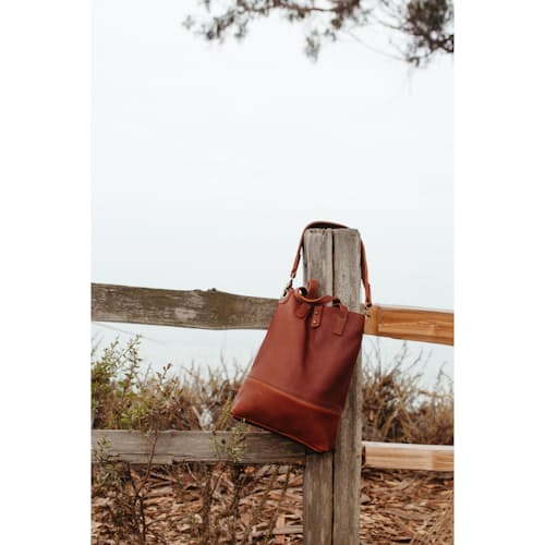 laydown image of Valley Wine Tote